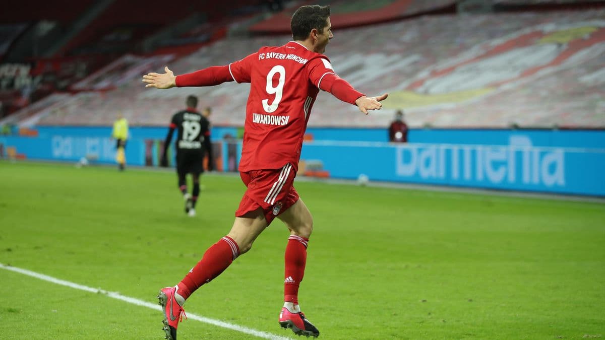 Vòng 13 Bundesliga: "Hùm xám" giành lại ngôi đầu