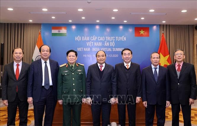 Thủ tướng Nguyễn Xuân Phúc hội đàm trực tuyến với Thủ tướng Ấn Độ