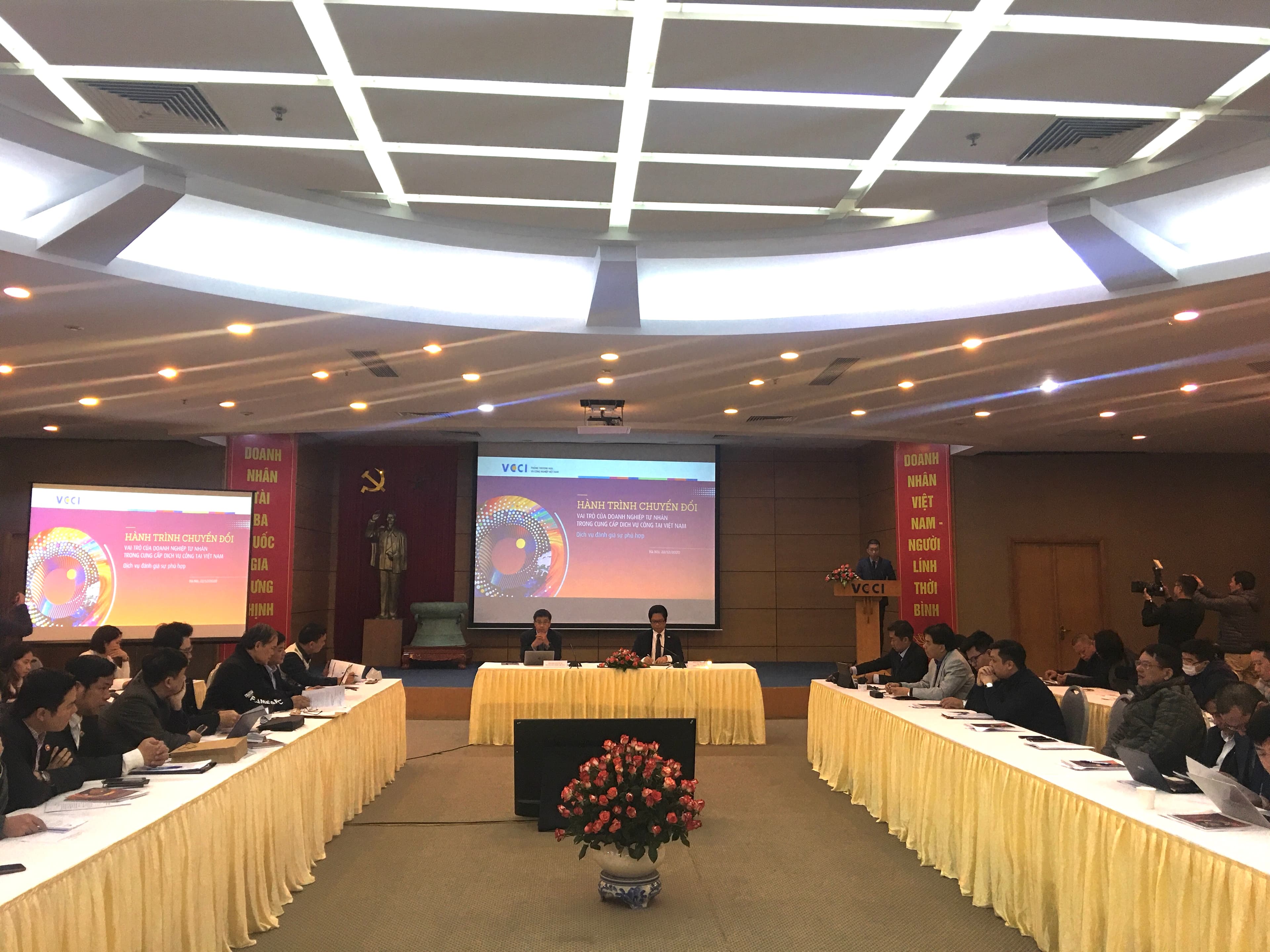 Công bố báo cáo về vai trò của doanh nghiệp tư nhân trong cung cấp dịch vụ công