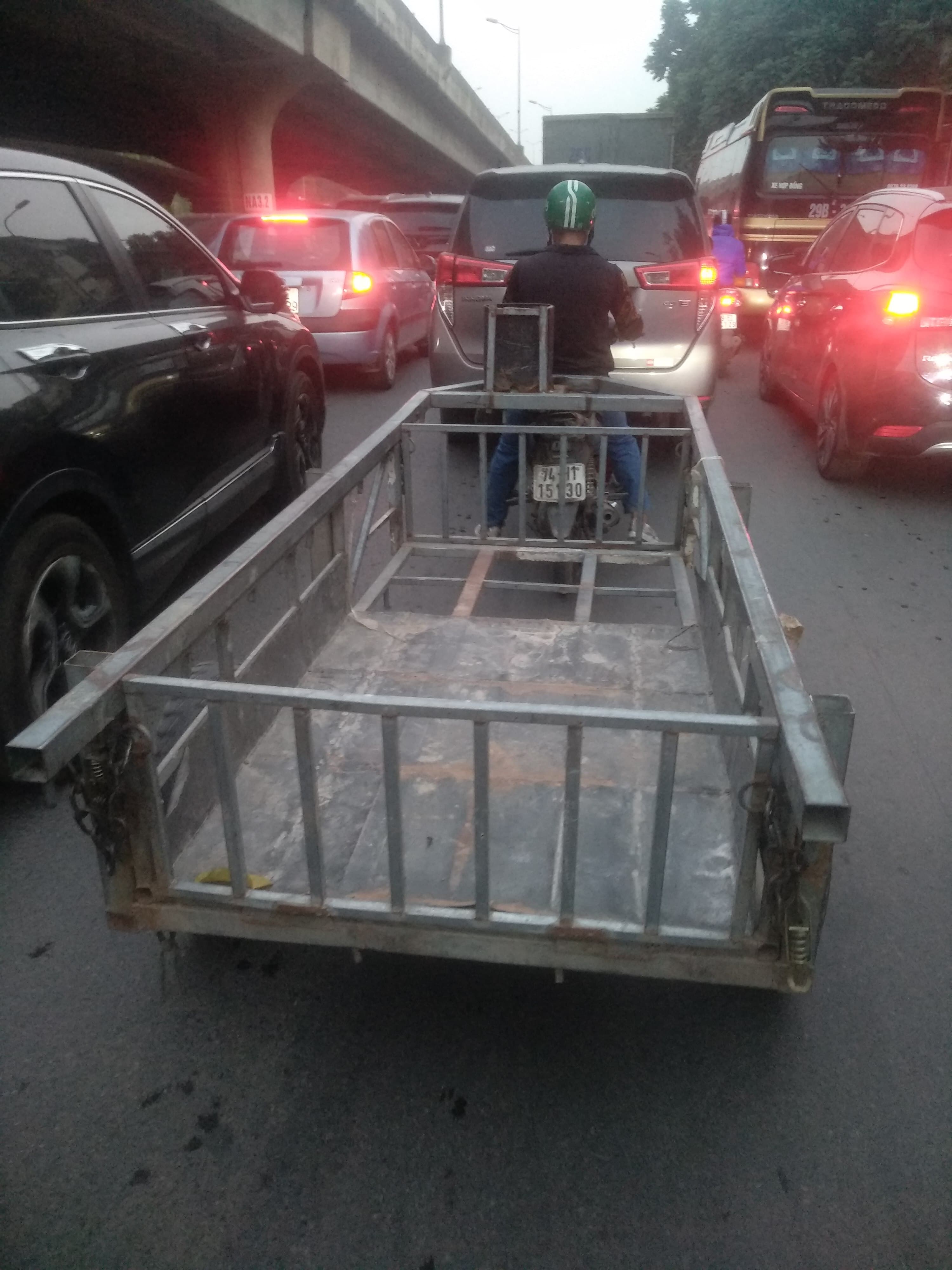 Tiềm ẩn nguy cơ tai nạn giao thông từ xe tự chế