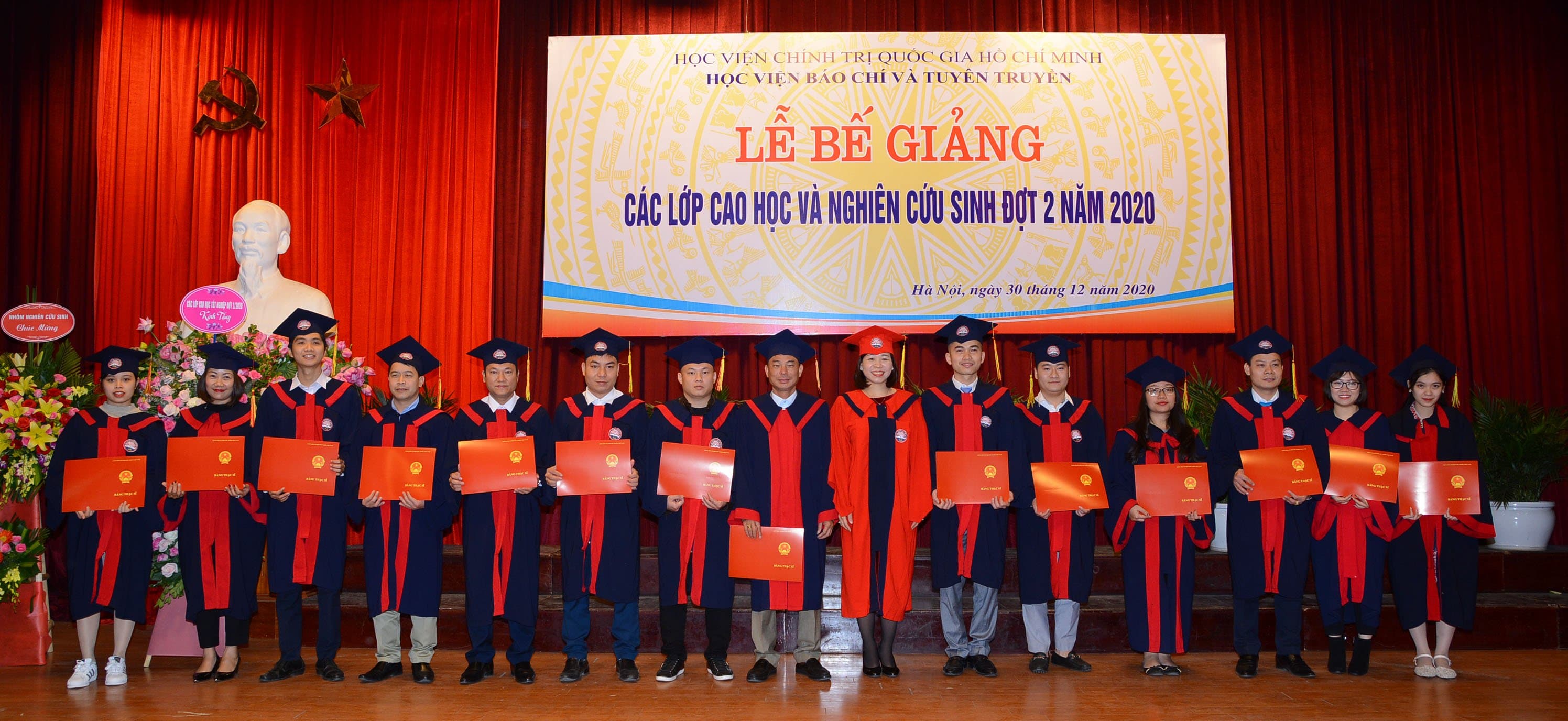 Học viện Báo chí và Tuyên truyền trao bằng thạc sĩ, tiến sĩ đợt 2-2020