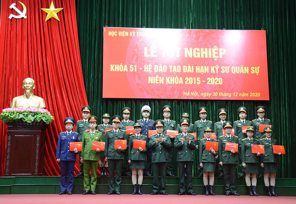 337 kỹ sư quân sự nhận bằng tốt nghiệp