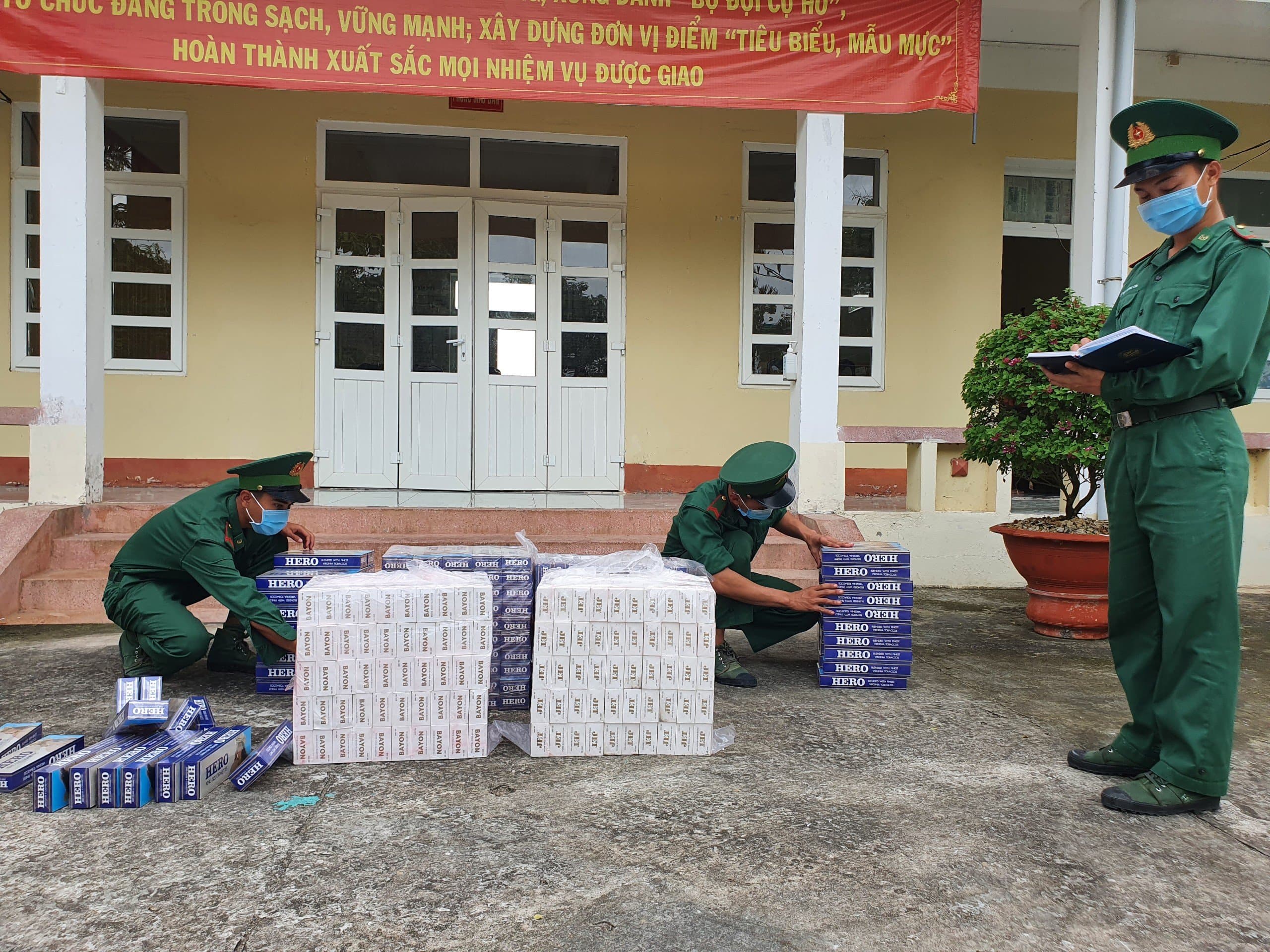 Biên phòng Kiên Giang thu giữ 3.000 gói thuốc lá ngoại nhập lậu