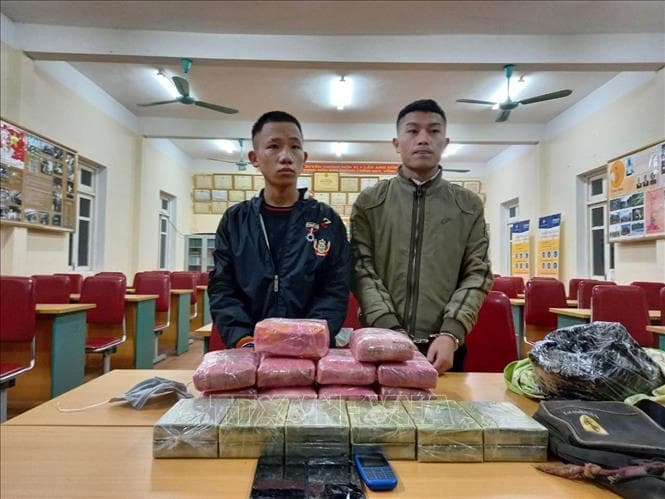 Nghệ An: Bắt nhiều đối tượng thu lượng lớn heroin, ma túy