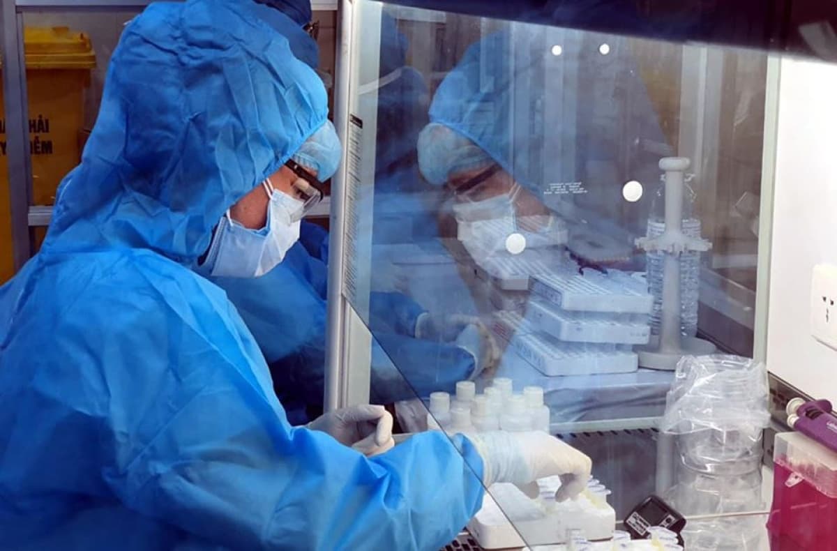Việt Nam phát hiện biến thể mới virus SARS-CoV-2 của Anh