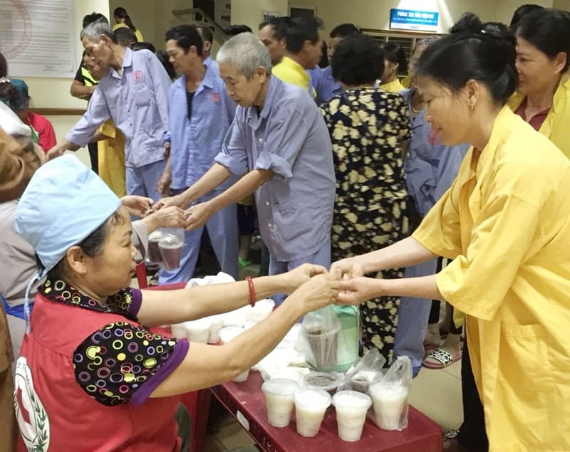 "Nồi cháo nhân đạo" giúp bệnh nhân nghèo