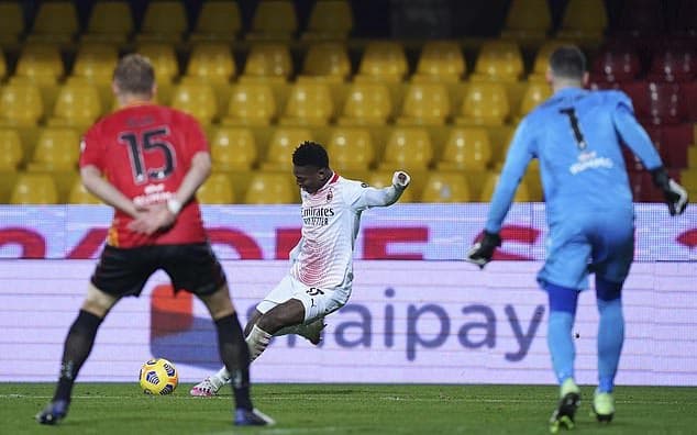 AC Milan duy trì ngôi đầu, Juventus áp sát top 4