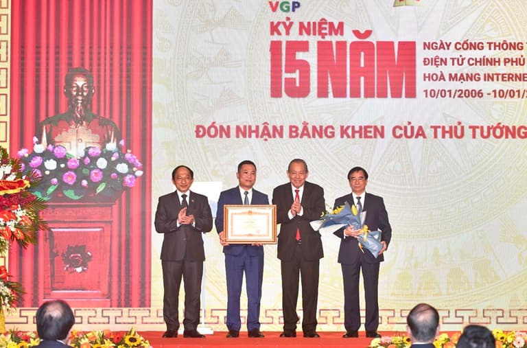 Kỷ niệm 15 năm Cổng Thông tin điện tử Chính phủ hòa mạng internet