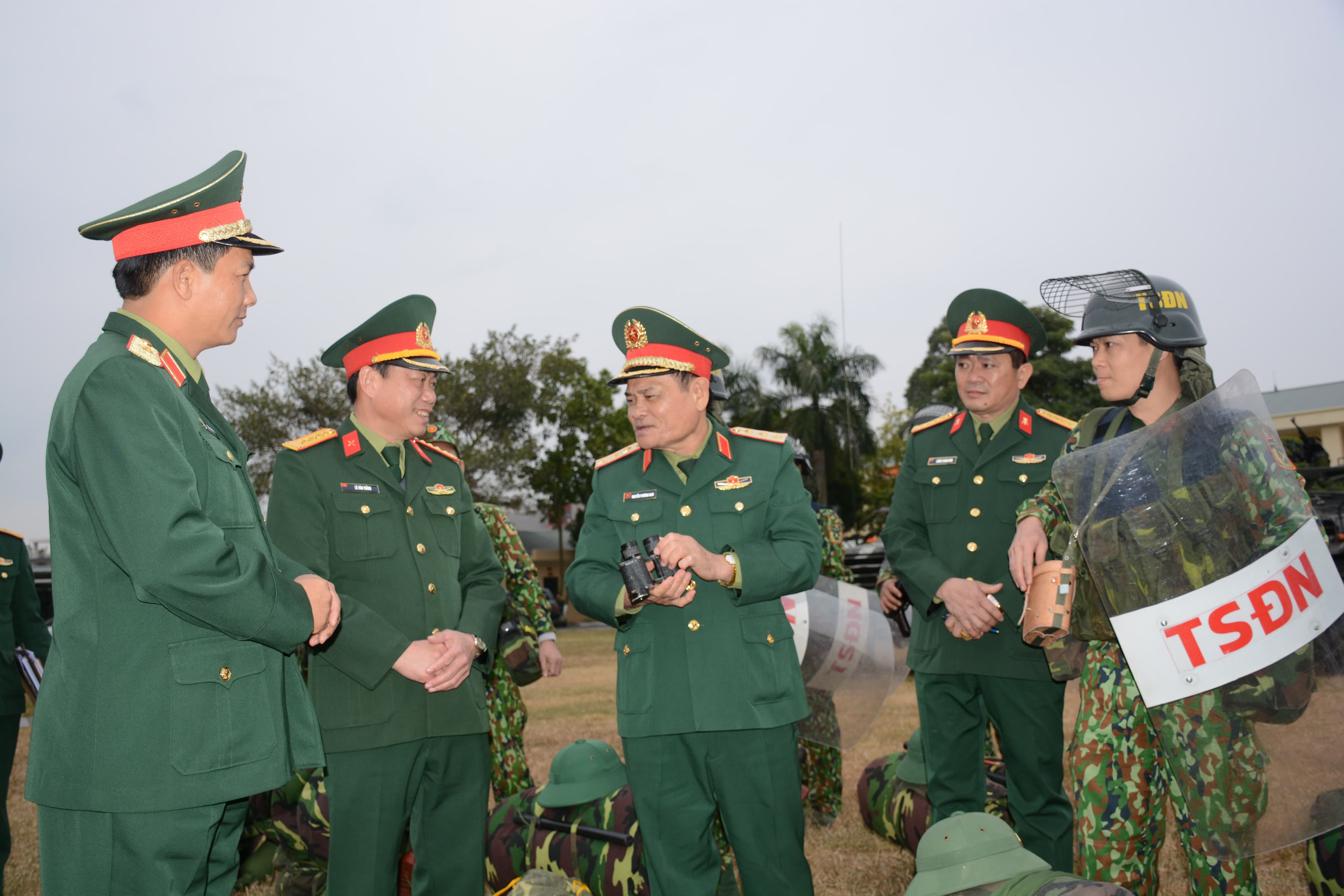 Đoàn công tác Bộ Quốc phòng kiểm tra công tác SSCĐ tại Trung đoàn 95 và Bộ CHQS tỉnh Bắc Giang
