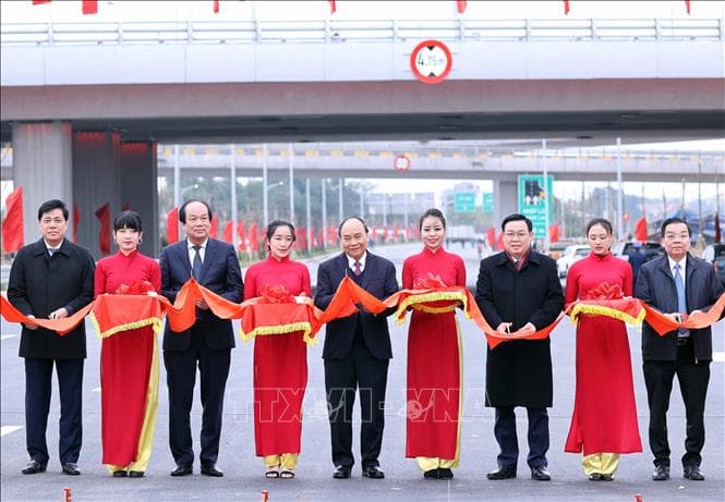 Thủ tướng Nguyễn Xuân Phúc dự khánh thành nút giao đường vành đai 3 với cao tốc Hà Nội -Hải Phòng