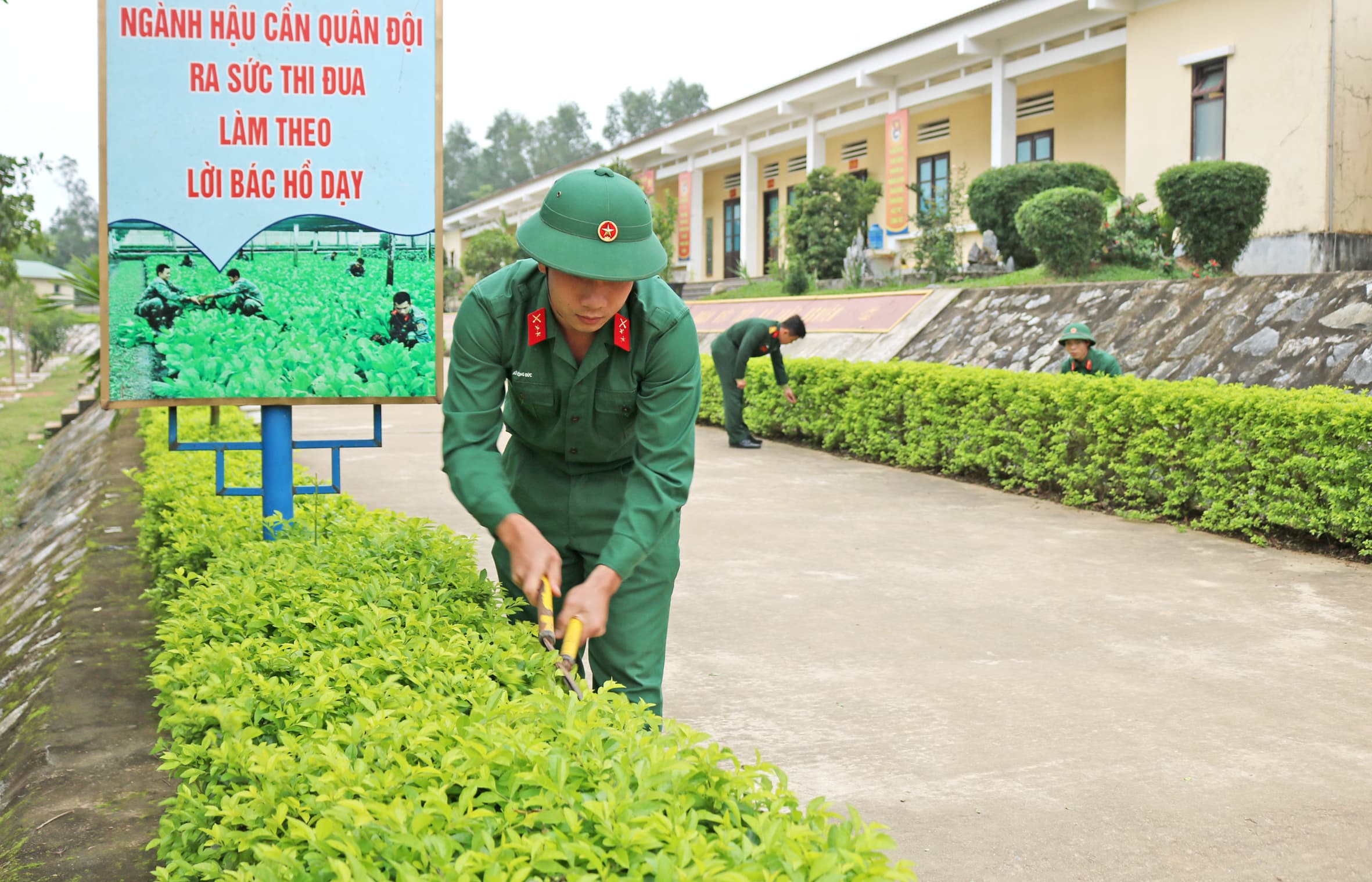 Binh nhất Hồ Văn Đức gương mẫu, tiết kiệm