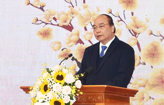 Thủ tướng Nguyễn Xuân Phúc gặp mặt cán bộ hưu trí Văn phòng Chính phủ
