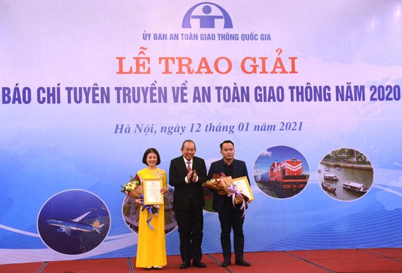 Trao giải thưởng “Báo chí tuyên truyền về an toàn giao thông năm 2020”