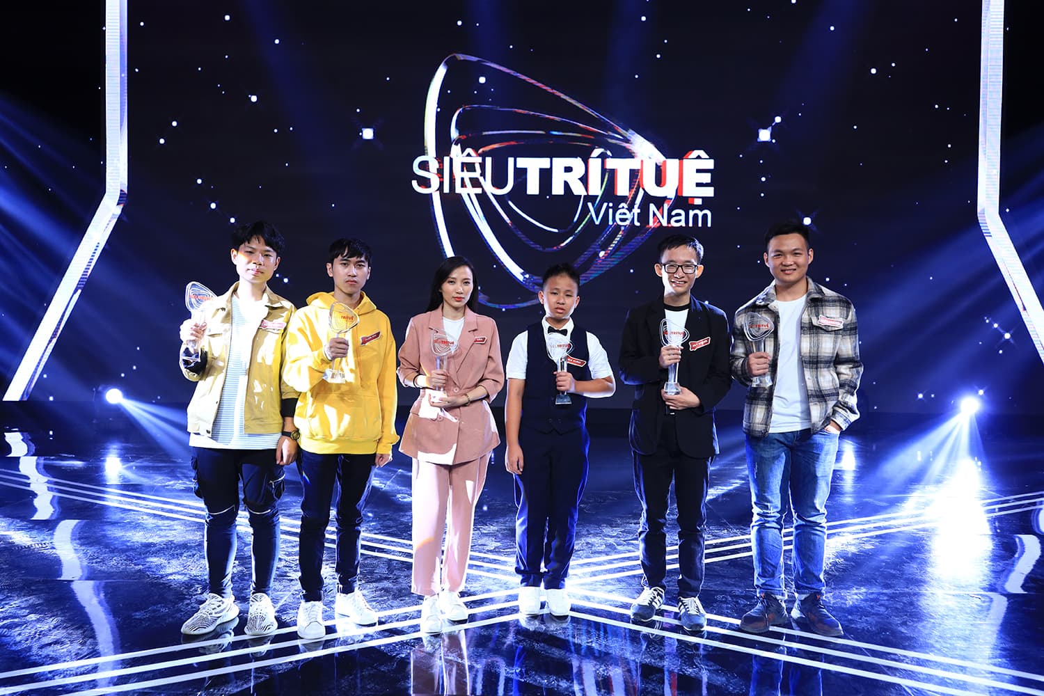 Công bố 3 giải Mai Vàng 2020 đầu tiên