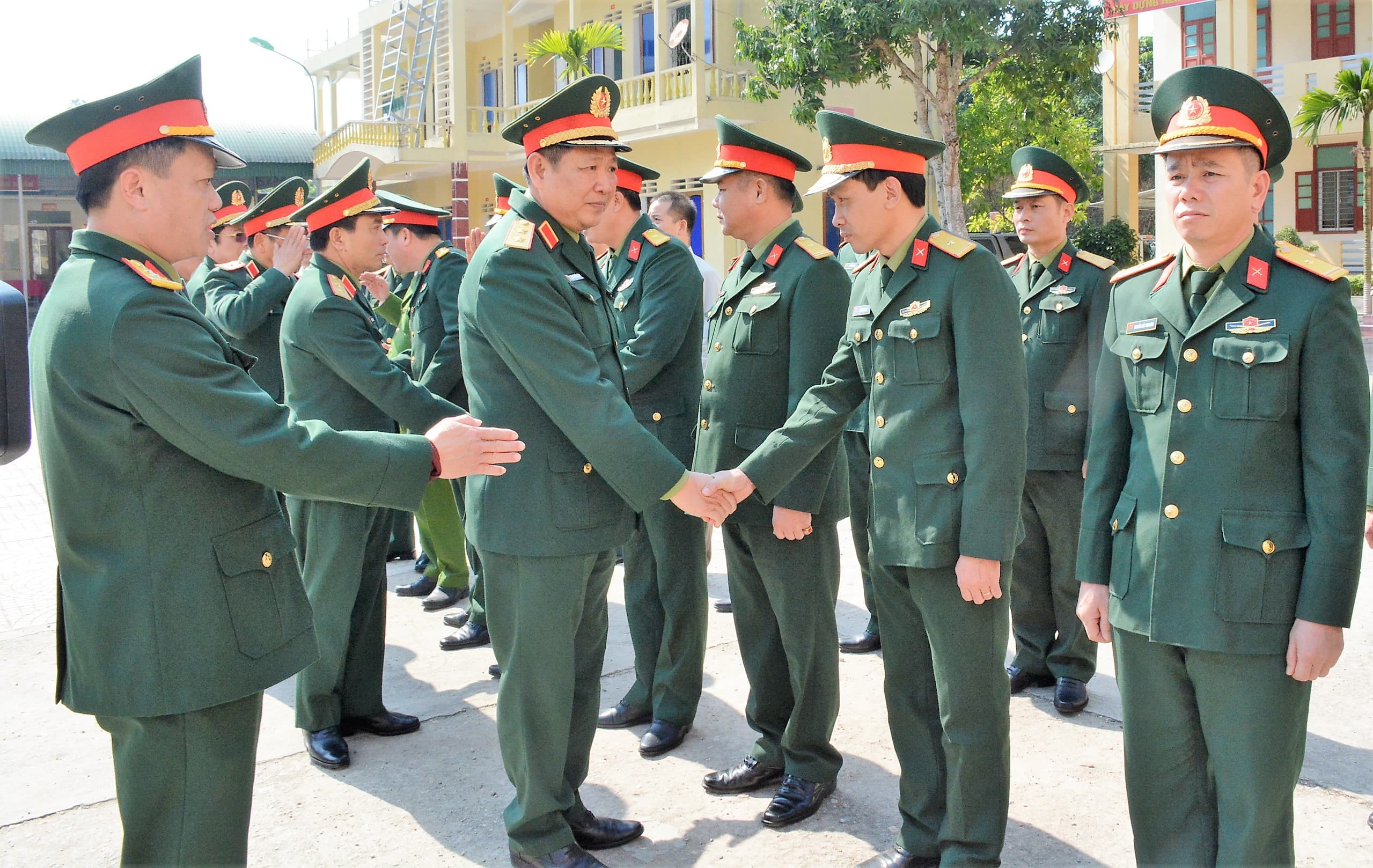Đoàn công tác Bộ Tổng Tham mưu thăm, làm việc và chúc Tết các đơn vị Quân khu 4