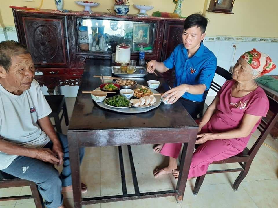 Bữa cơm yêu thương