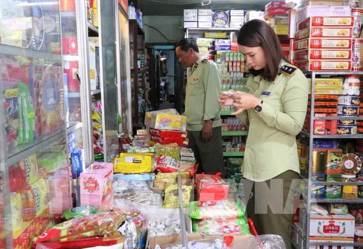 Cẩn trọng với hàng giả, hàng nhái trong dịp Tết Nguyên đán
