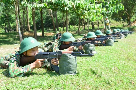Nắm chắc tình hình, kịp thời tham mưu chiến lược về quân sự, quốc phòng