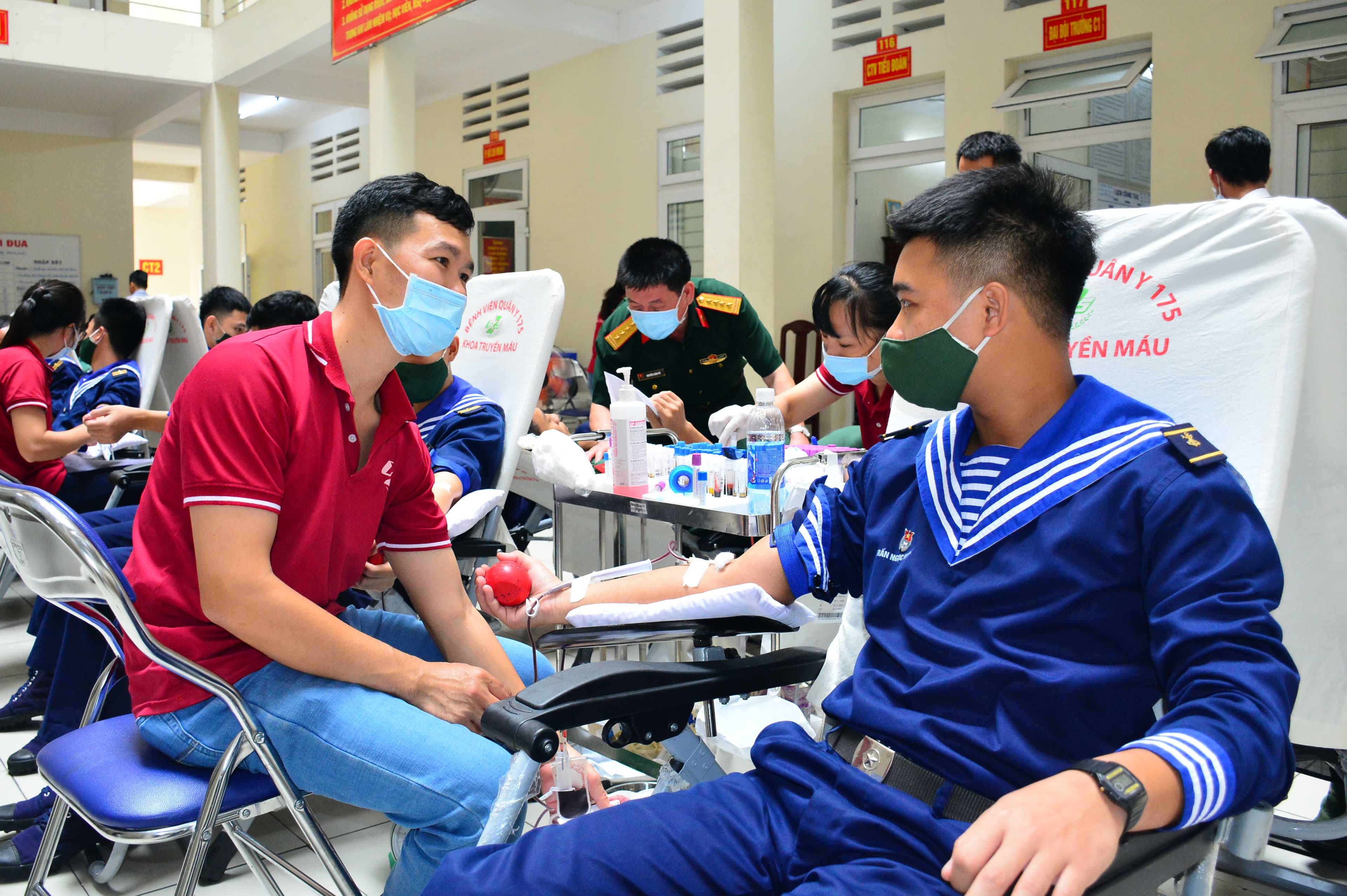 Trường Cao đẳng Kỹ thuật Hải quân tổ chức hiến máu nhân đạo năm 2021