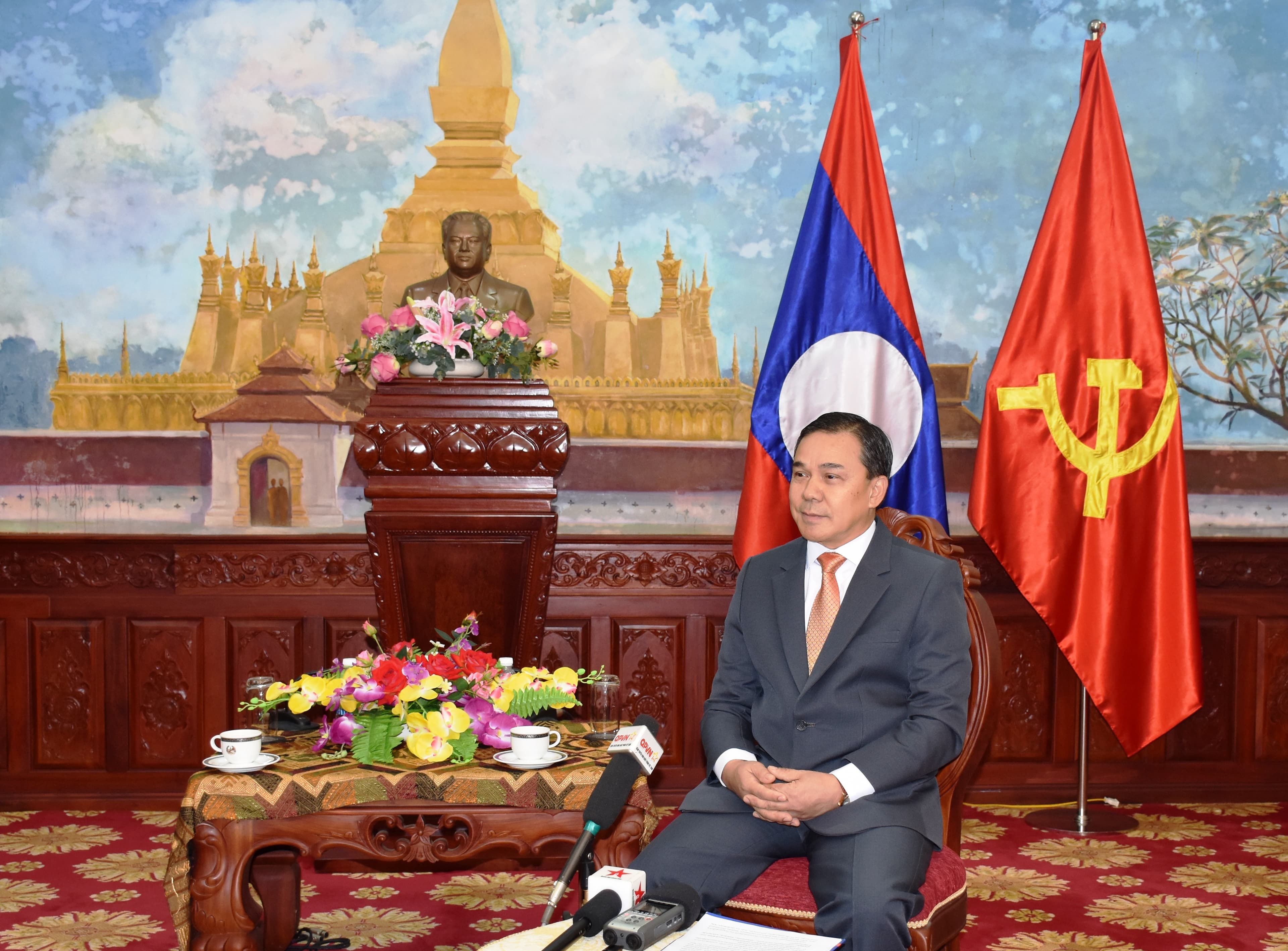Đại sứ Lào tại Việt Nam: Đại hội XIII sẽ đưa đất nước Việt Nam phát triển nhanh và bền vững hơn