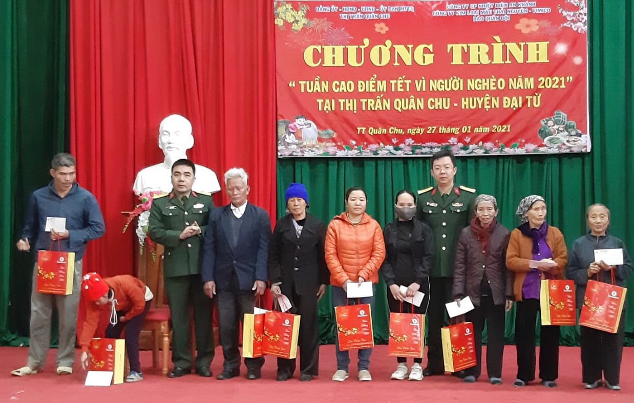 Trao quà Tết tặng các hộ nghèo ở Thái Nguyên