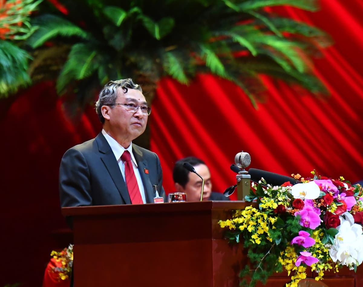 Làm nghiêm từ trên xuống, không có "vùng cấm", không có ngoại lệ