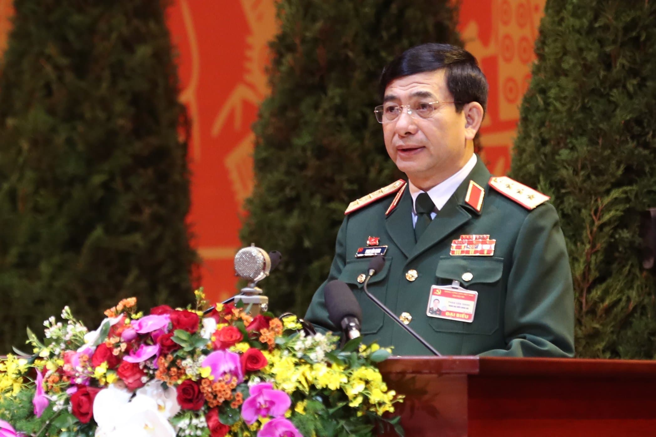 Củng cố, tăng cường thế trận quốc phòng toàn dân, tiếp tục xây dựng Quân đội nhân dân cách mạng, chính quy, tinh nhuệ, từng bước hiện đại