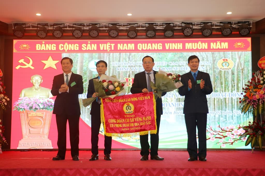 Công ty Cổ phần Cao su Điện Biên: Biến khó khăn thành động lực hoàn thành xuất sắc nhiệm vụ