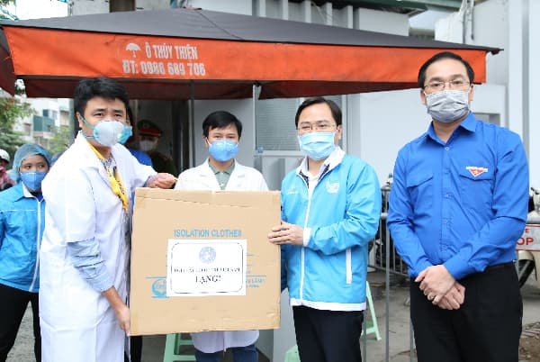 Hỗ trợ 1,5 triệu khẩu trang y tế cho tuyến đầu chống dịch Covid-19