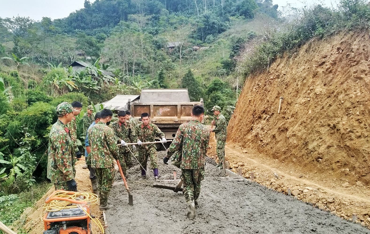 "Ngày hội" dân vận chào mừng đại hội