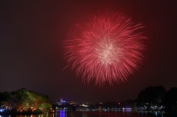 Hà Nội hủy 29 điểm bắn pháo hoa đêm Giao thừa Tết 2021
