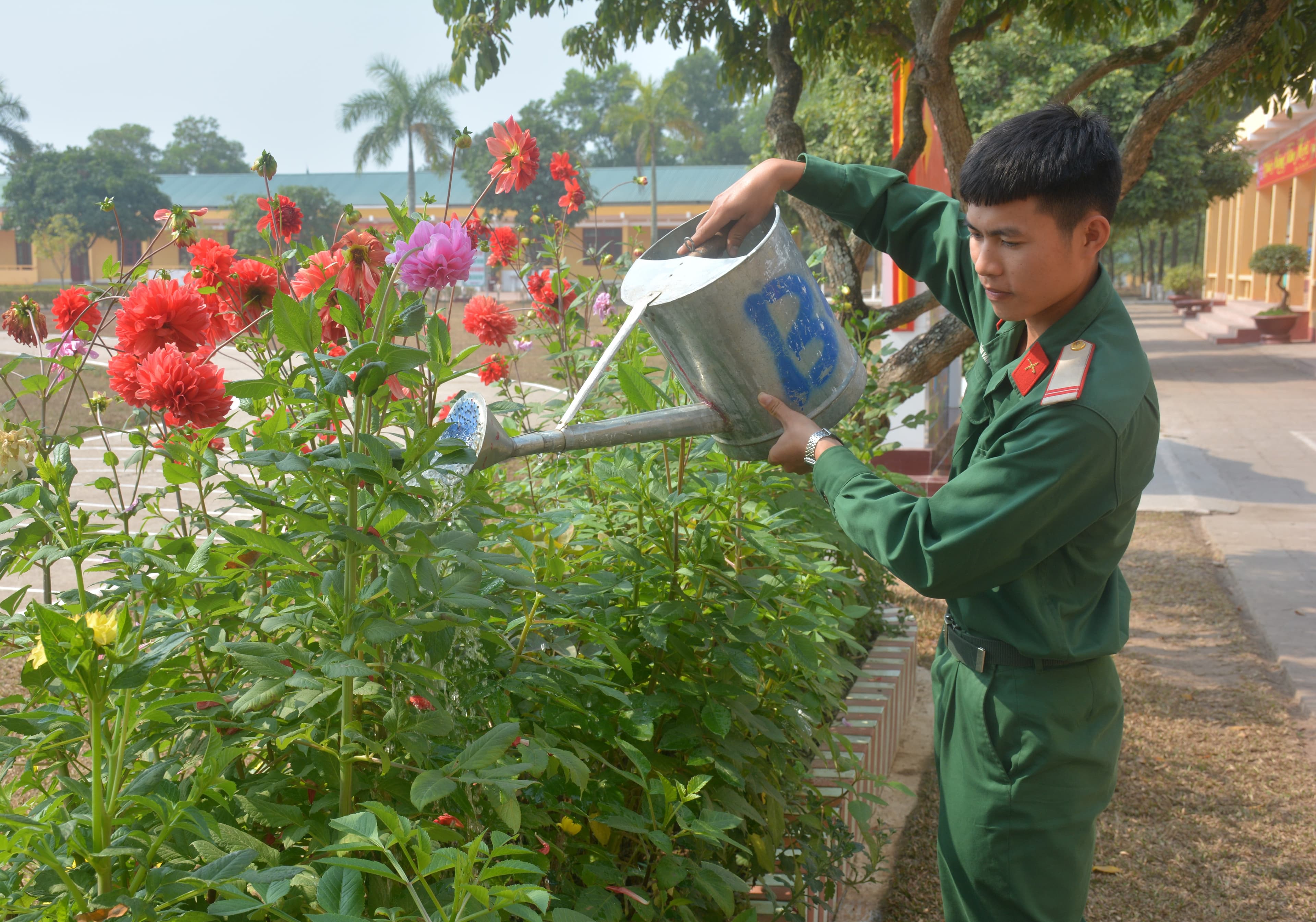 Doanh trại trang hoàng, sẵn sàng đón Tết