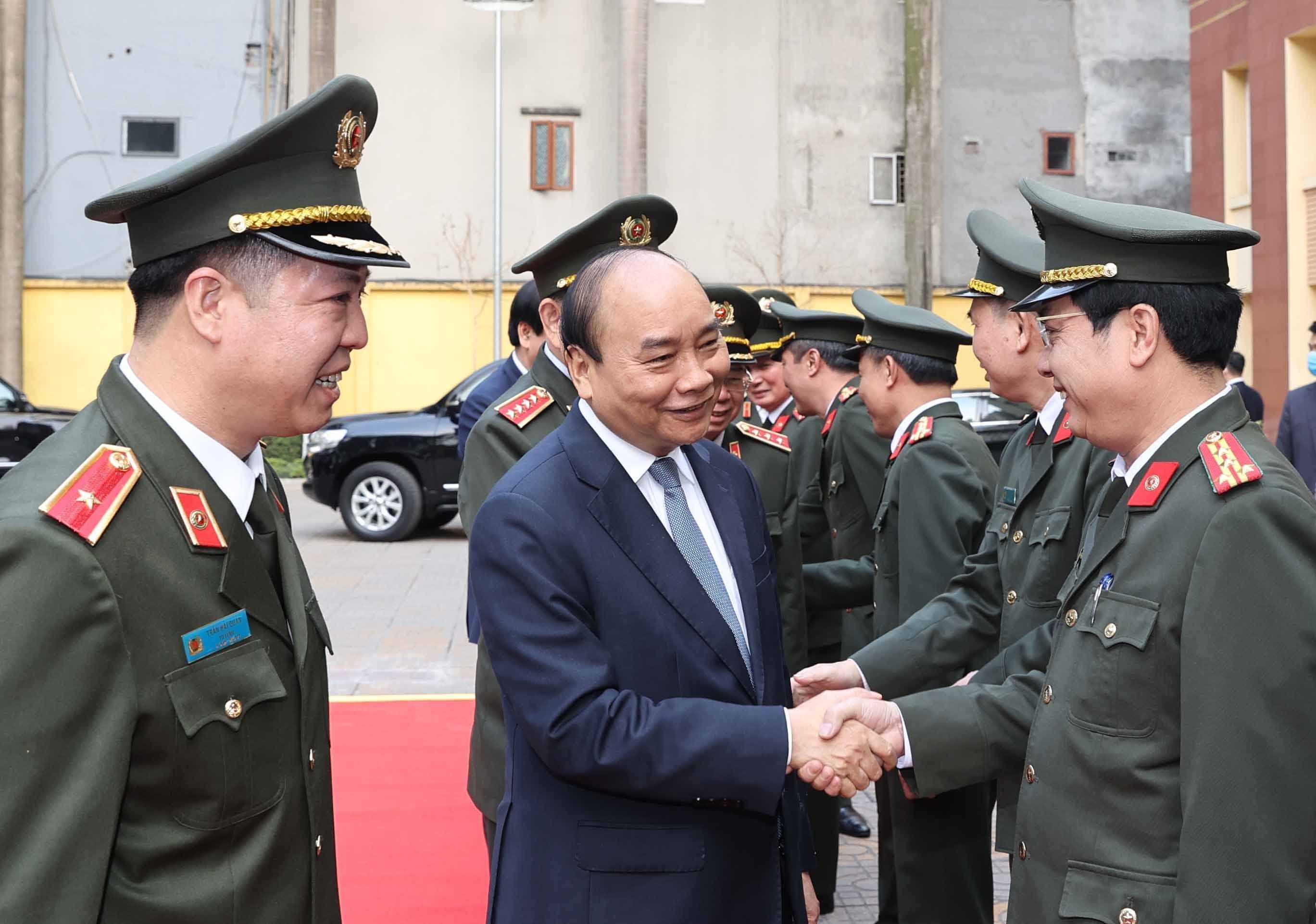 Thủ tướng Nguyễn Xuân Phúc thăm, kiểm tra một số đơn vị Công an nhân dân