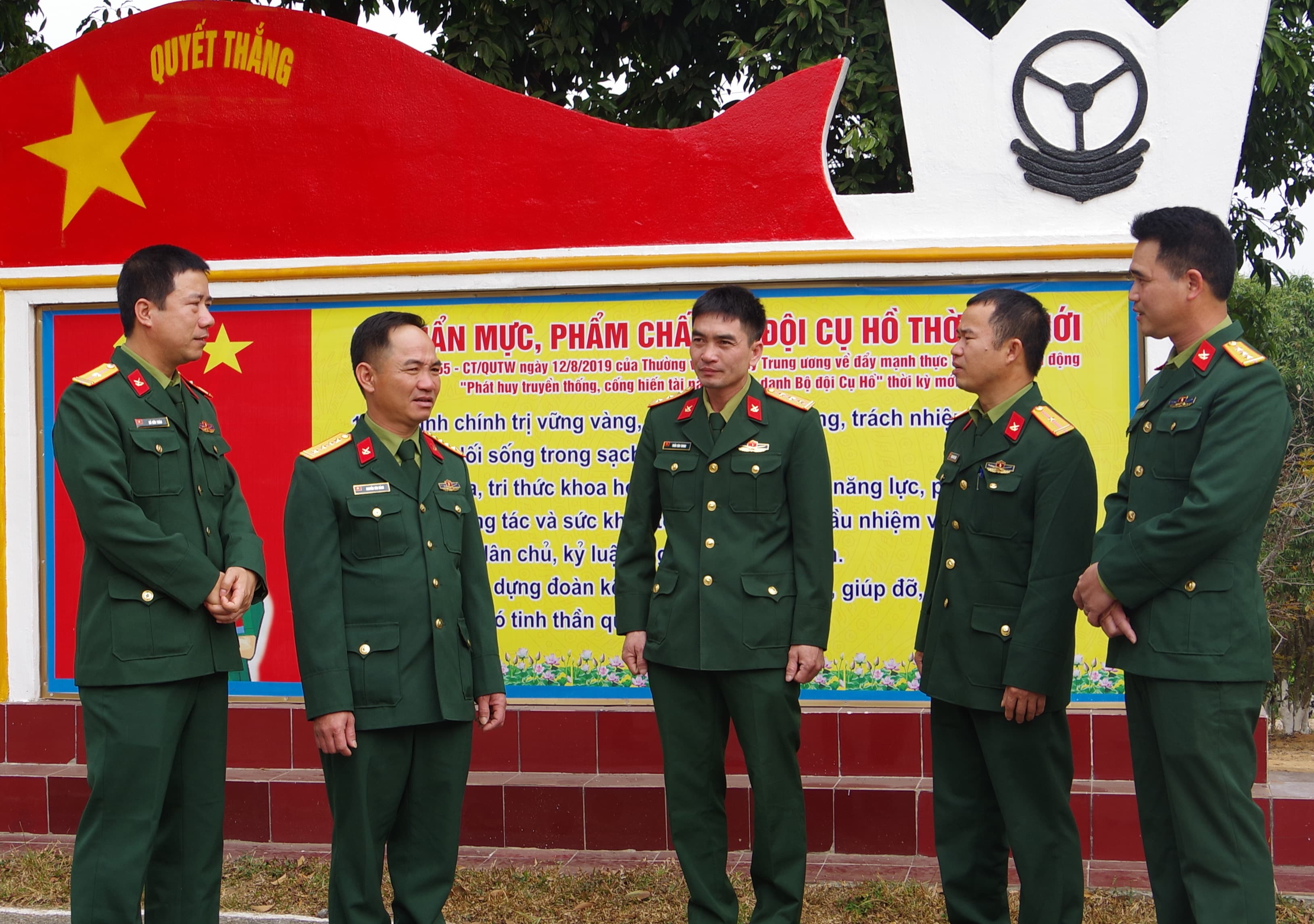 Dũng cảm cứu dân giữa dòng nước xoáy