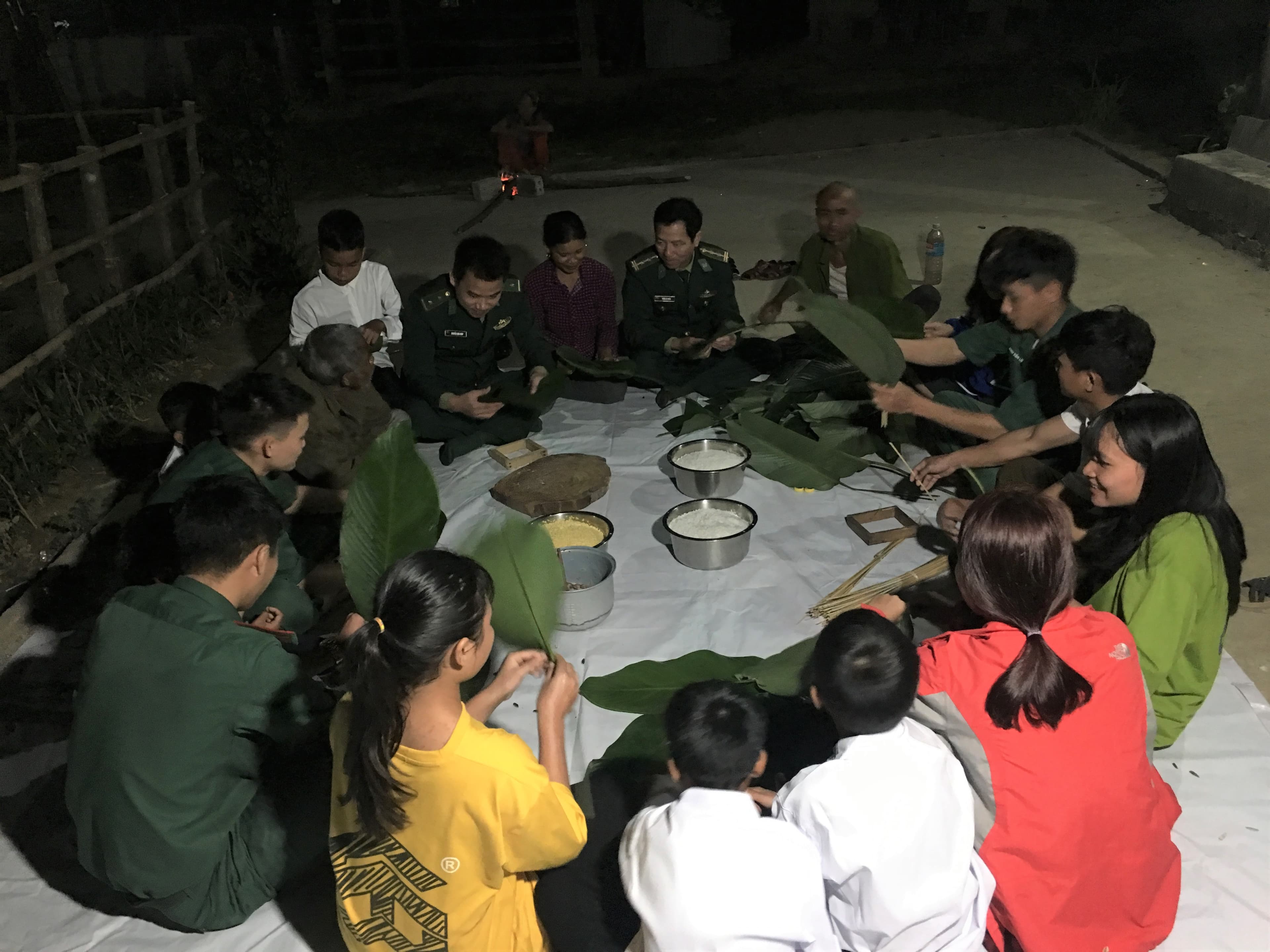 Mang mùa xuân ấm no về với đồng bào Rục