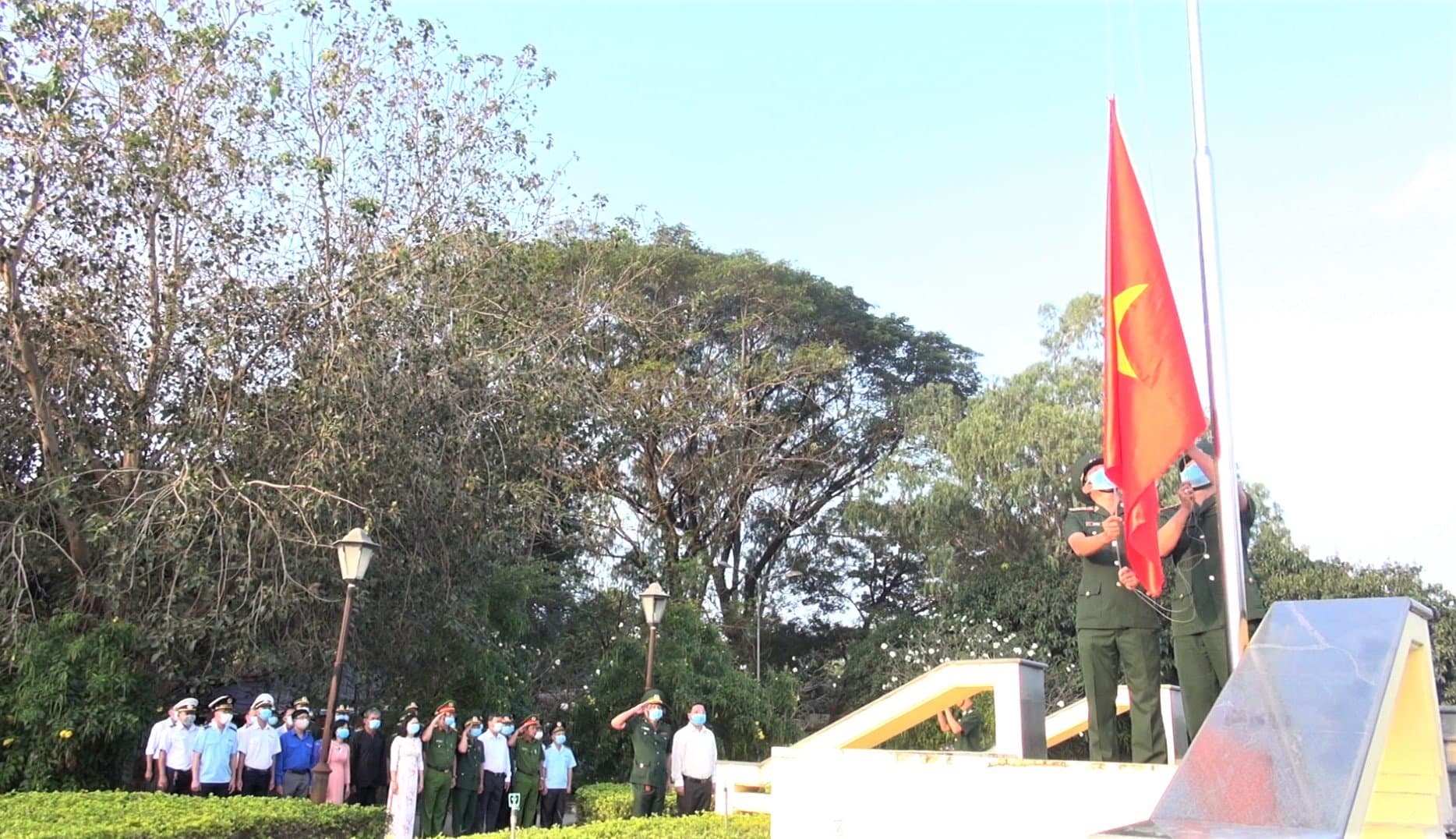 An Giang: Chào cờ chủ quyền sáng ngày mùng 1 Tết Tân Sửu 2021