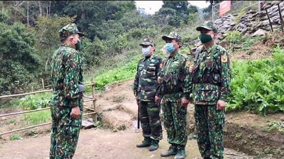 Tuần tra bảo vệ biên giới và tăng cường phòng, chống dịch Covid-19