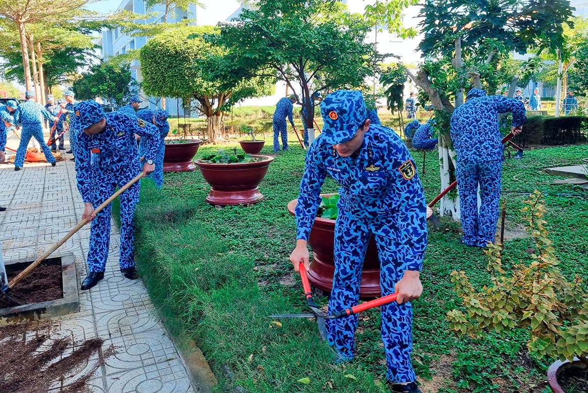 Hưởng ứng “Tết trồng cây đời đời nhớ ơn Bác Hồ”