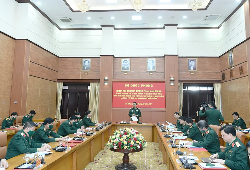 Phát triển công nghiệp quốc phòng hiện đại, lưỡng dụng, trở thành mũi nhọn và gắn kết chặt chẽ​ với công nghiệp quốc gia