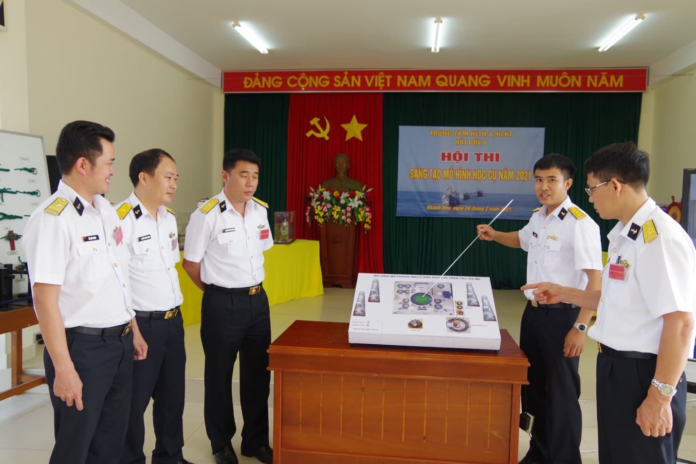 Tổ chức hội thi sáng tạo mô hình học cụ