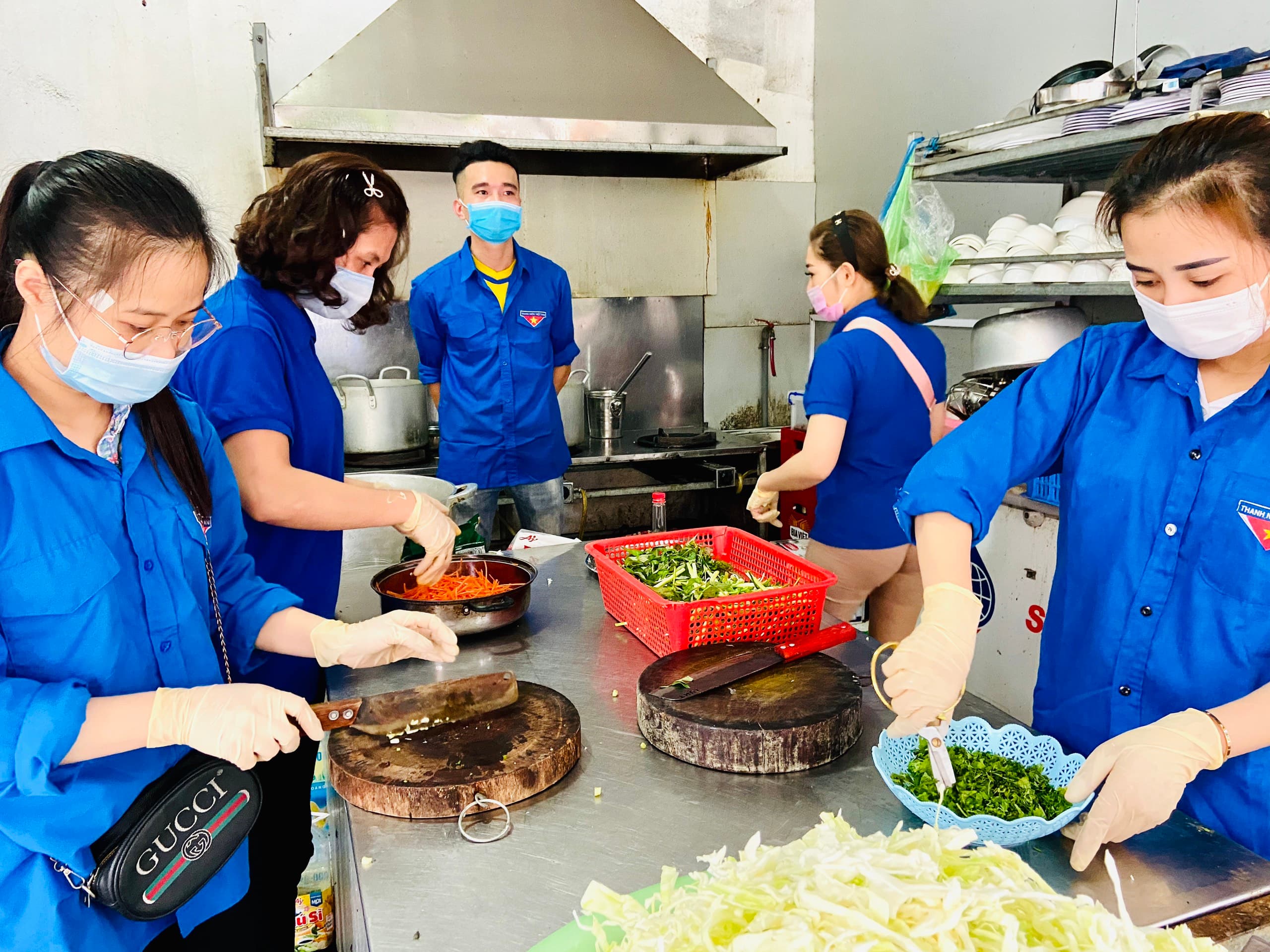 "Bếp ăn Thanh niên" thổi bùng ngọn lửa quyết tâm thắng dịch