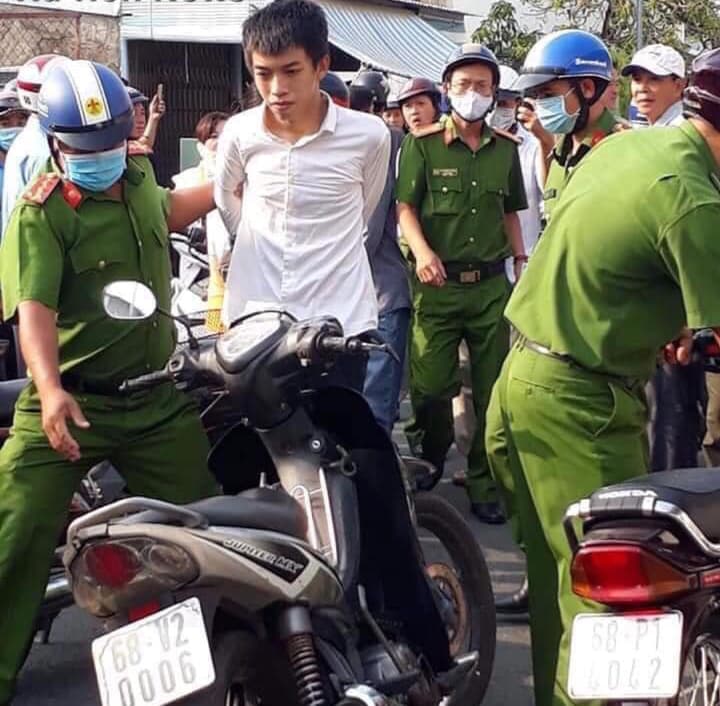 Bắt giữ 2 đối tượng sử dụng súng cướp ngân hàng