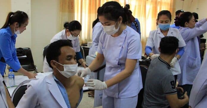Lào tổ chức tiêm vaccine Covid-19 trong tuần này