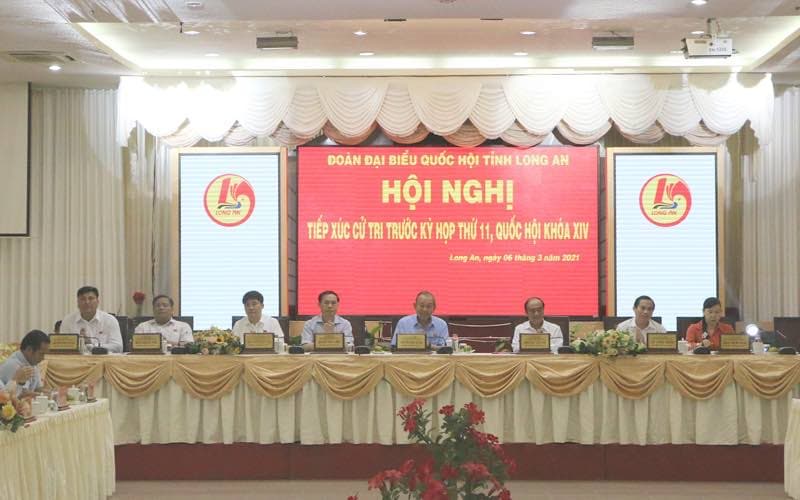 Phó thủ tướng Thường trực Trương Hòa Bình tiếp xúc cử tri tại Long An