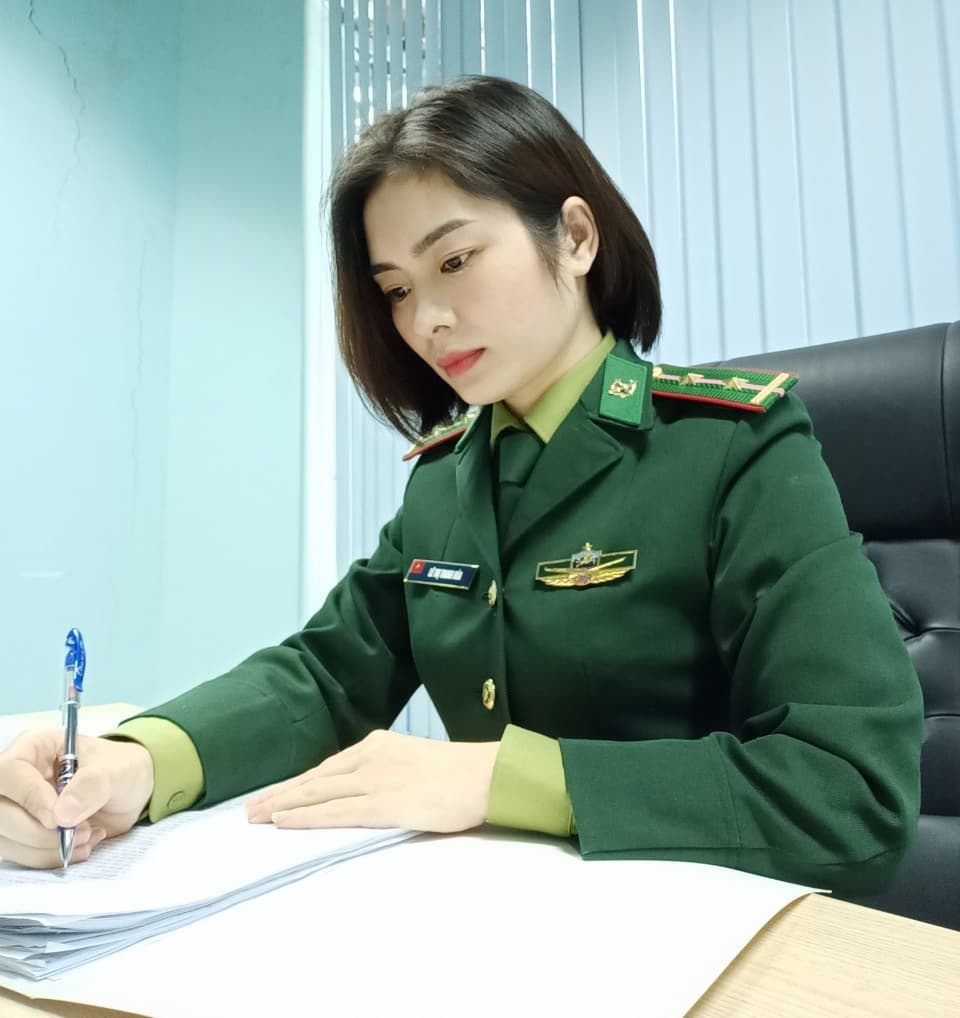"Bông hồng" miền biên viễn
