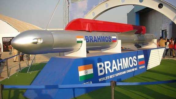 Philippines tiến gần tới hợp đồng mua tên lửa BrahMos