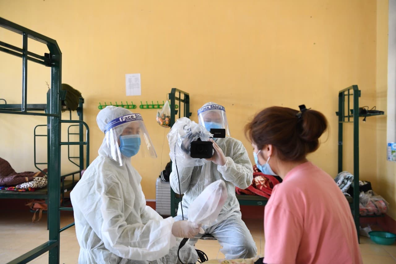 "Những bông hồng thép"...