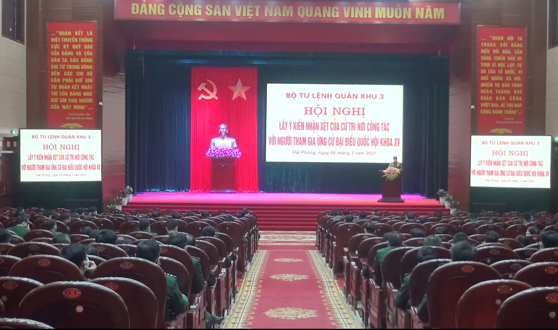 Hội nghị lấy ý kiến nhận xét của cử tri nơi công tác với người tham gia ứng cử đại biểu Quốc hội khóa XV