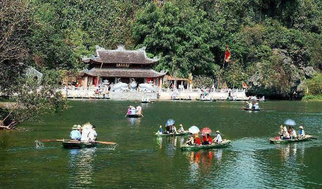 Chùa Hương chính thức mở cửa đón du khách từ ngày 13-3