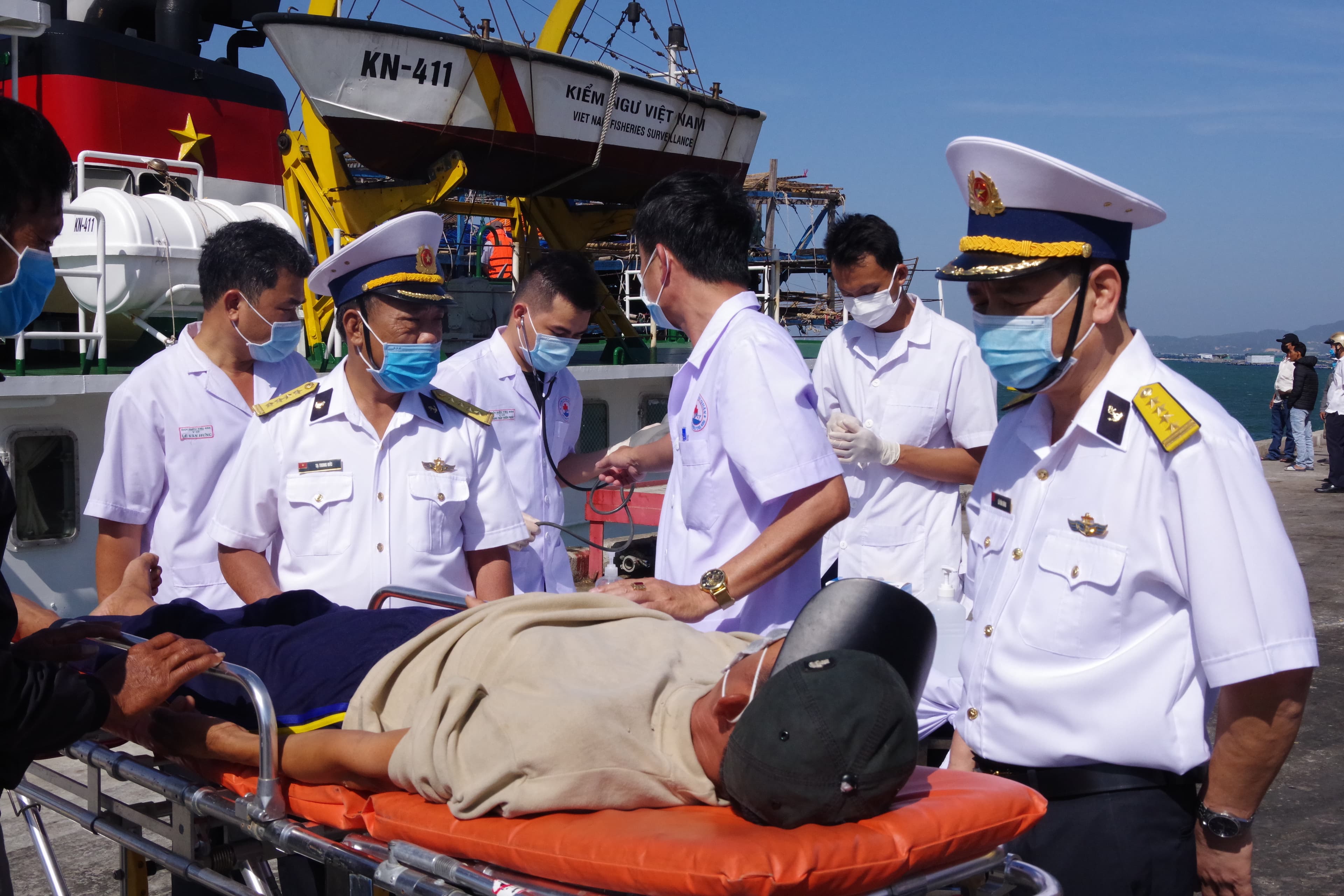 Cứu hộ thành công tàu cá bị nạn
